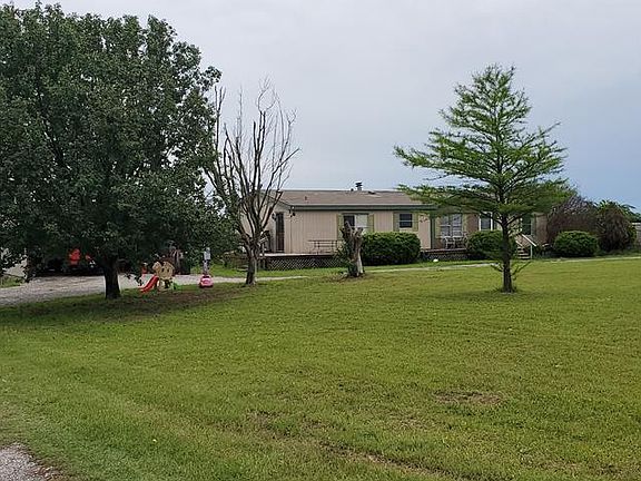 3rd image of 261 Clover Dr