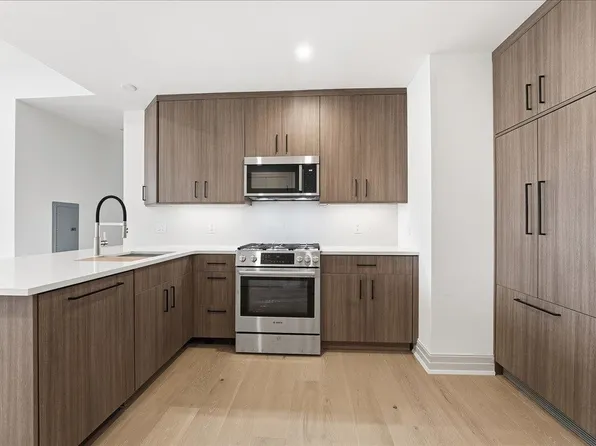 921 Madison Street image 1 of 29
