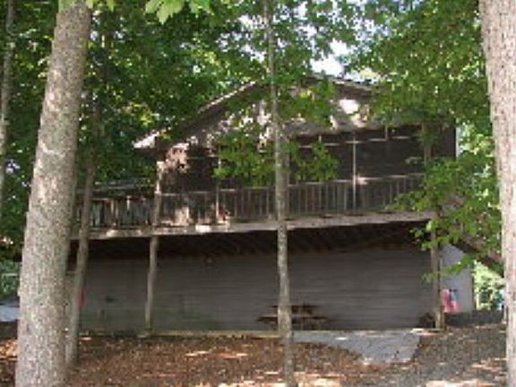 2nd image of 994 Strawberry Ln