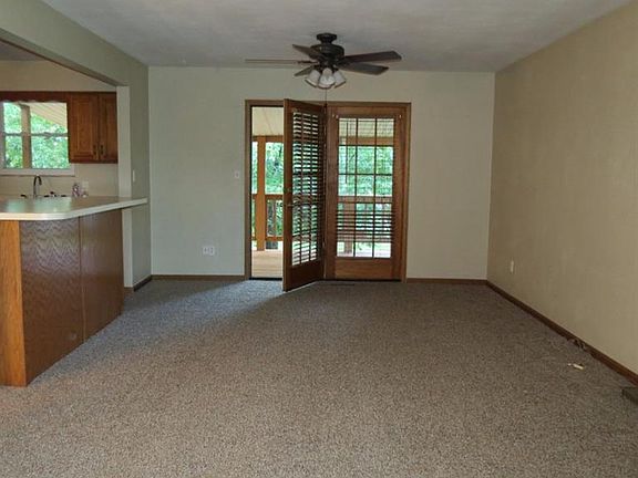 3rd image of 273 Bernard Dr