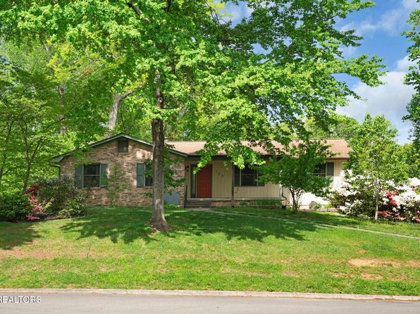 133 Hendrix Dr, Oak Ridge, TN 37830