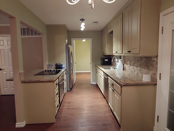 4th image of 3504 Highmeadow Ln