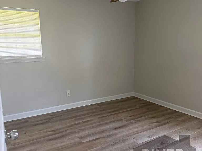 1607 Harding Ave — Photo 8