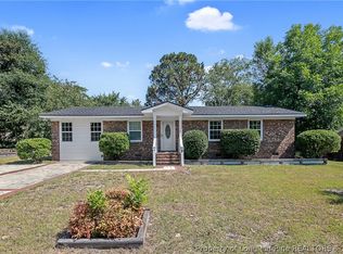 133 Azalea Dr, Spring Lake, NC 28390