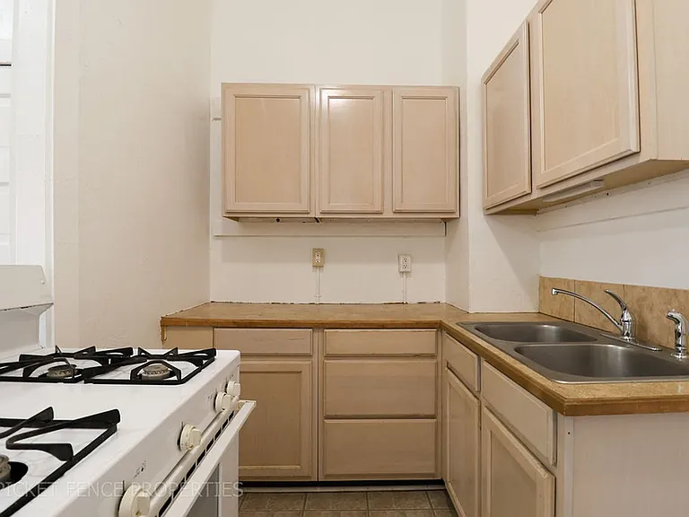 605 Mathews St — Photo 21