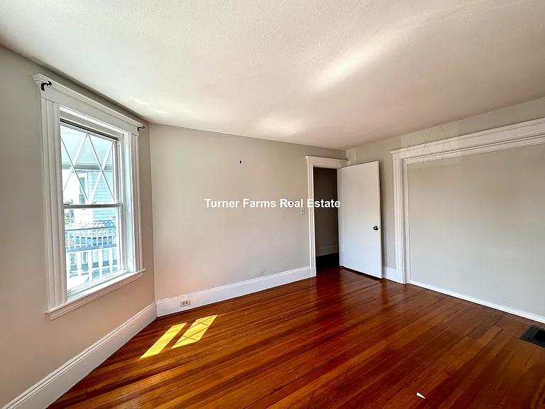 30 Roseclair St #2F — Photo 9