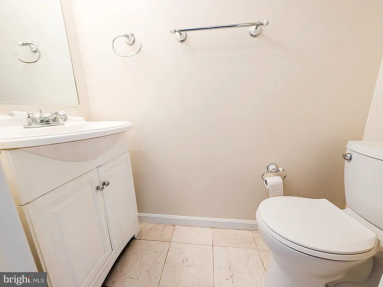 7993 Tyson Oaks Cir — Photo 15