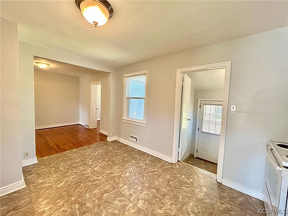 5th image of 3908 Fenwick St