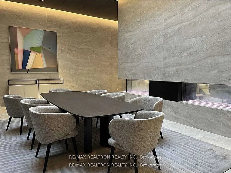 2221 Yonge St #1007 — Photo 11