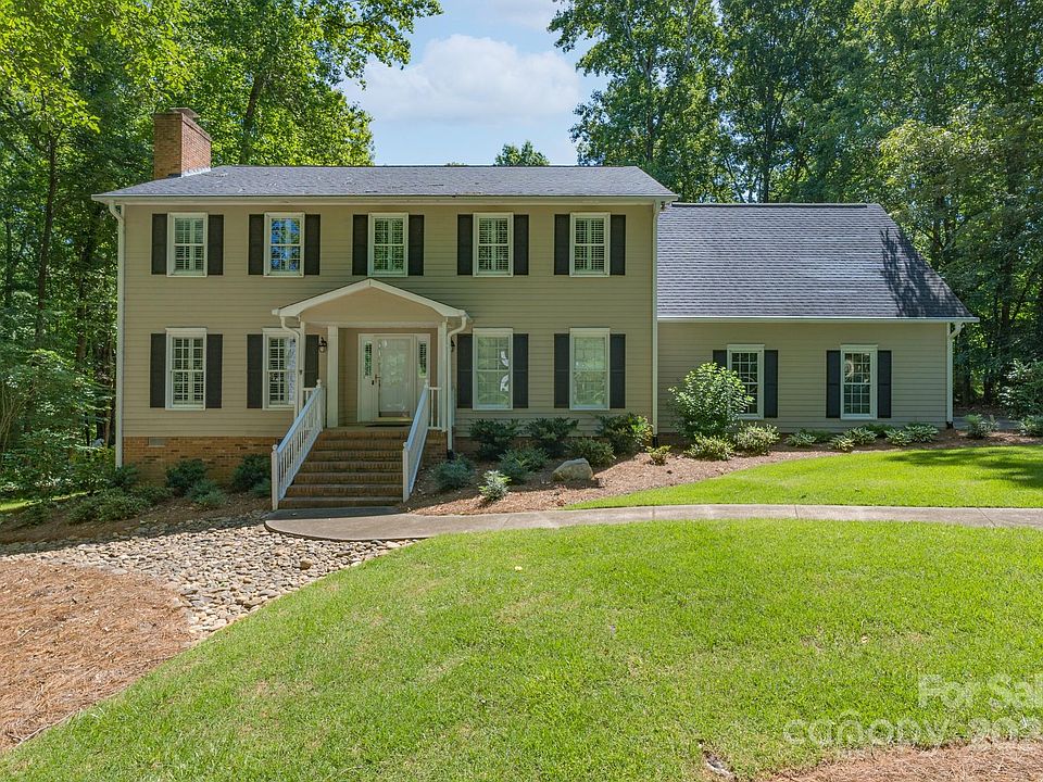 1st image of 2310 Sparrow Dr