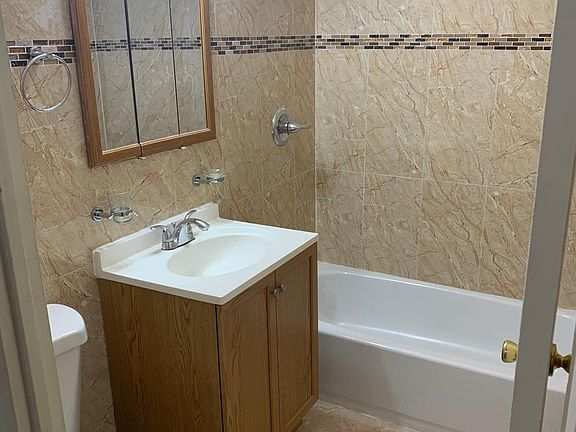 4th image of 15632 79th St #3