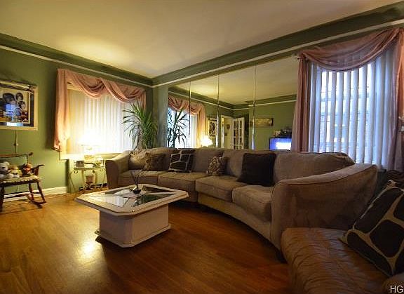 3rd image of 2226 Kingsland Ave