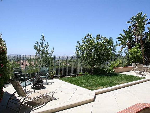 Very private large yard with panoramic view