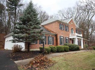 76 Maxwell Rd, Latham, NY 12110