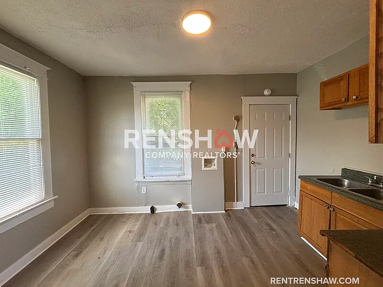 1423 Lyndale Ave #102 — Photo 7