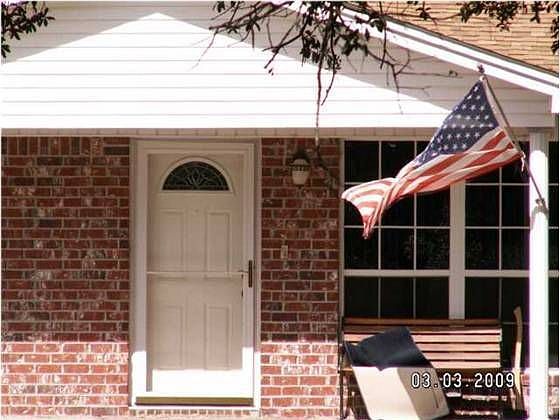 1st image of 2520 Farris Ave