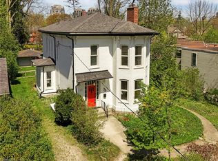 78 William St W, Waterloo, ON N2L 1J7