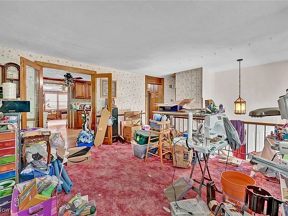 4th image of 205 Glenwell Cir