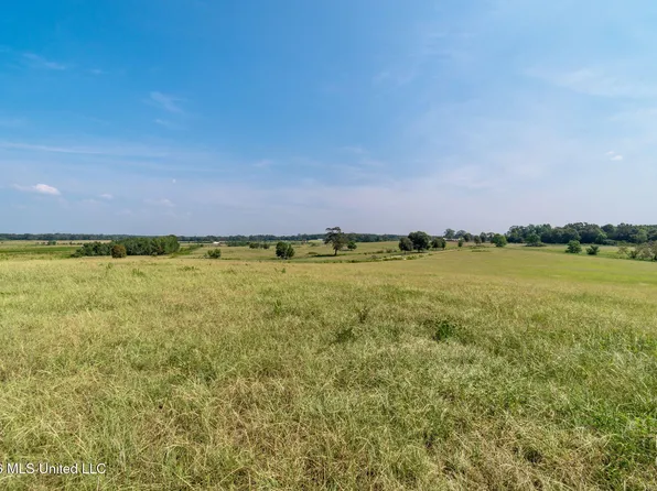 1 Grady Lewis Rd, Poplarville, MS 39470