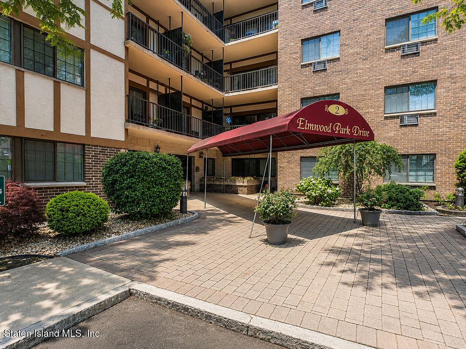 1st image of 2 Elmwood Park Dr APT 516