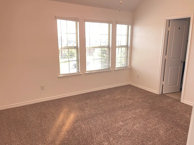 204 Cowboy Way — Photo 8