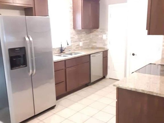 2nd image of 5016 N Lydell Ave