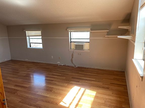 5th image of 325 Willow Bend Dr #A