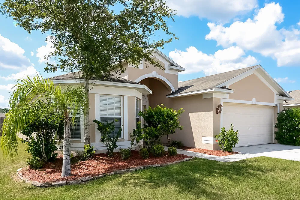 3 bed, 2.0 bath, 1690 sqft, $2,280 — Photo 2