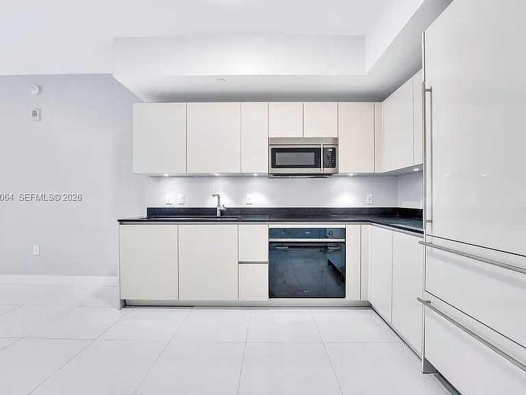 1010 Brickell Ave #1810 — Photo 11