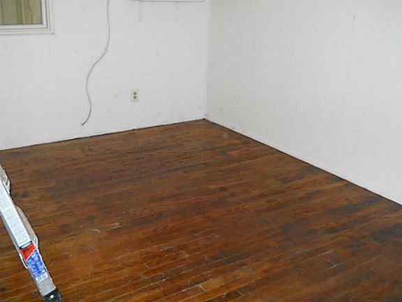 3rd image of 2134 Greenway St