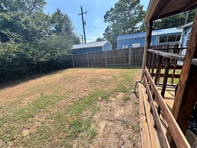 306 Dover Dr — Photo 12