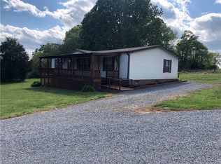 1605 Us Highway 21, Hamptonville, NC 27020