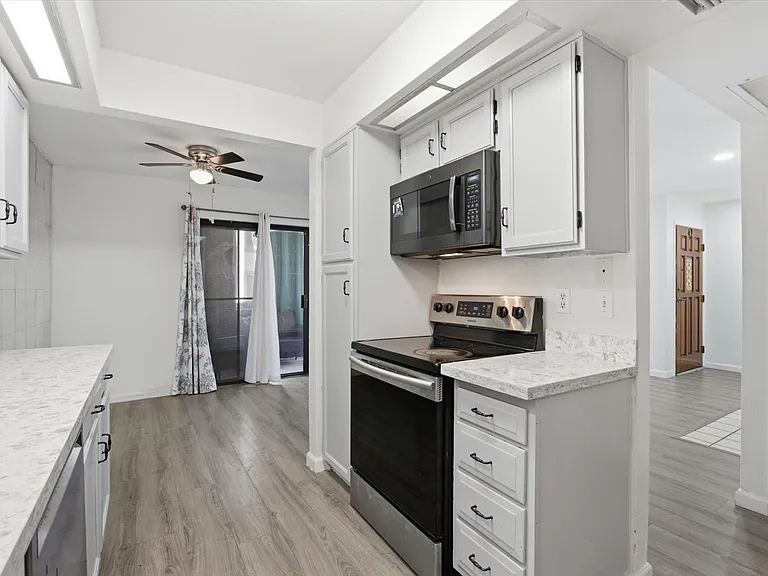 3102 E Clarendon Ave #110 — Photo 4