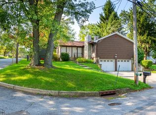 68 Charlestown Rd, Hampton, NJ 08827