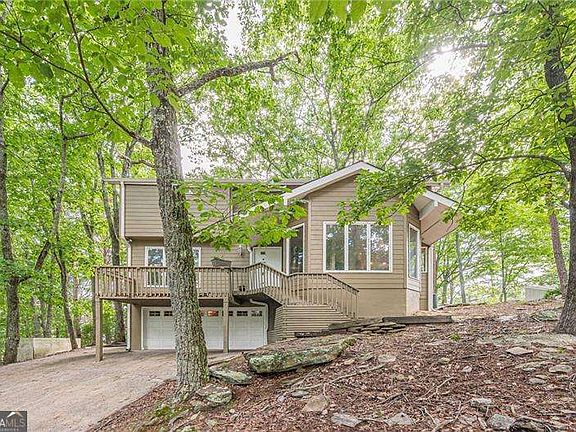 2nd image of 834 Lake Arrowhead Dr