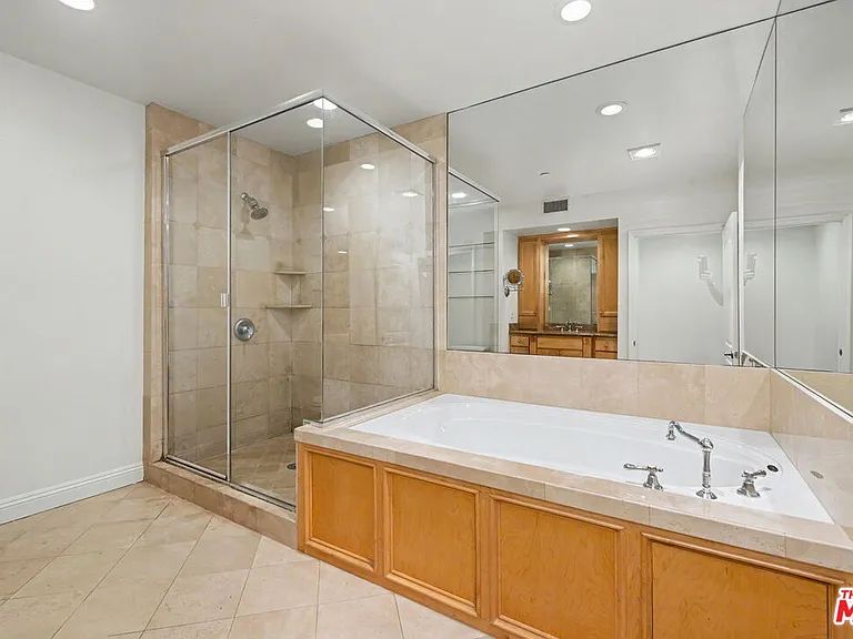 1830 Pelham Ave #101 — Photo 19