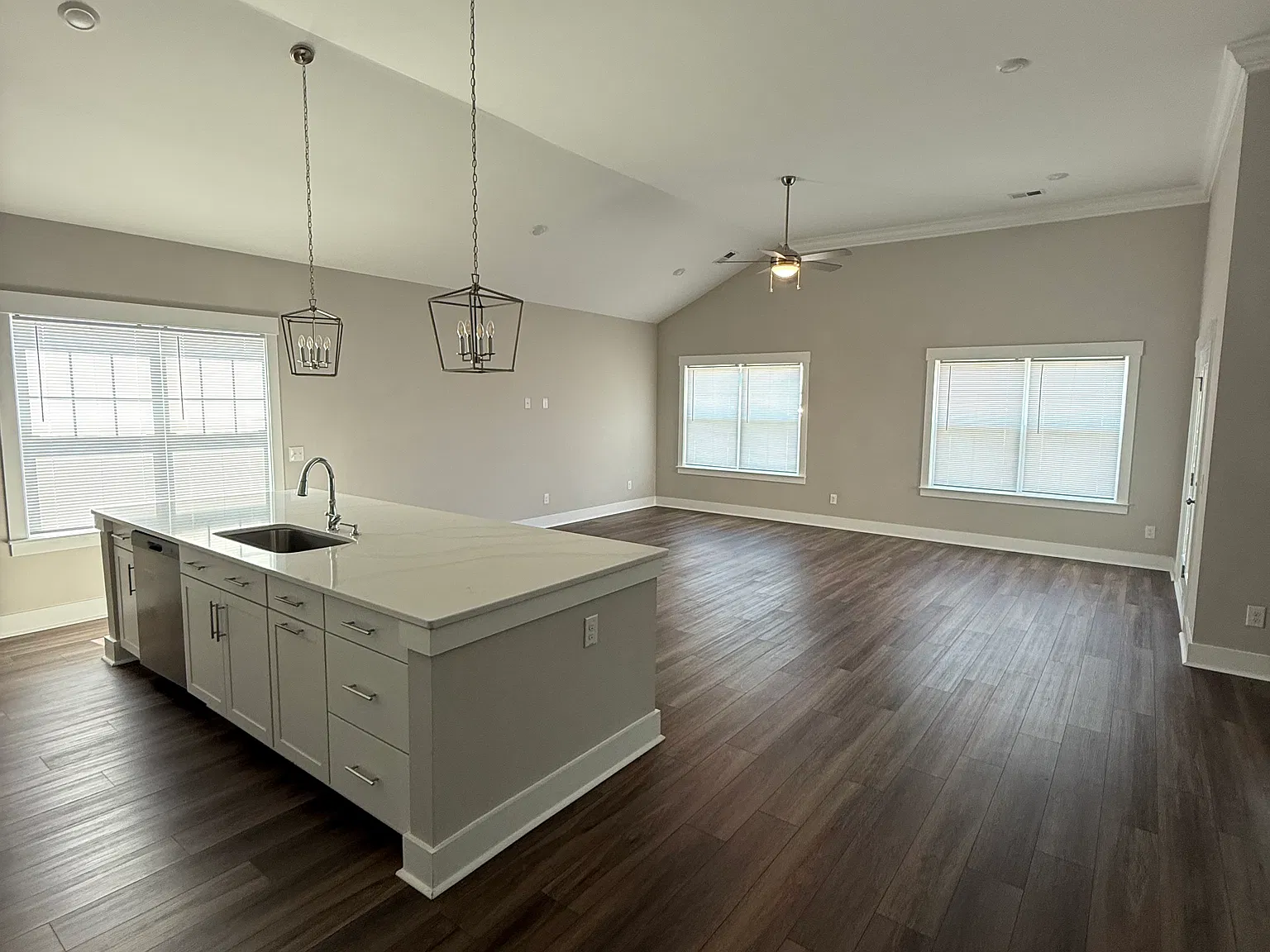 3 bed, 1910 sqft, $2,400 — Photo 4