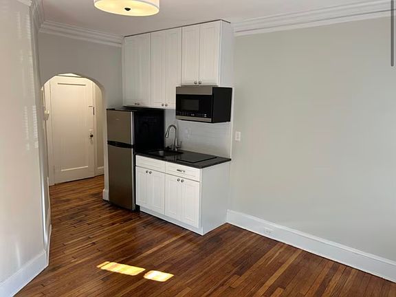3rd image of 22 Chiswick Rd APT 5