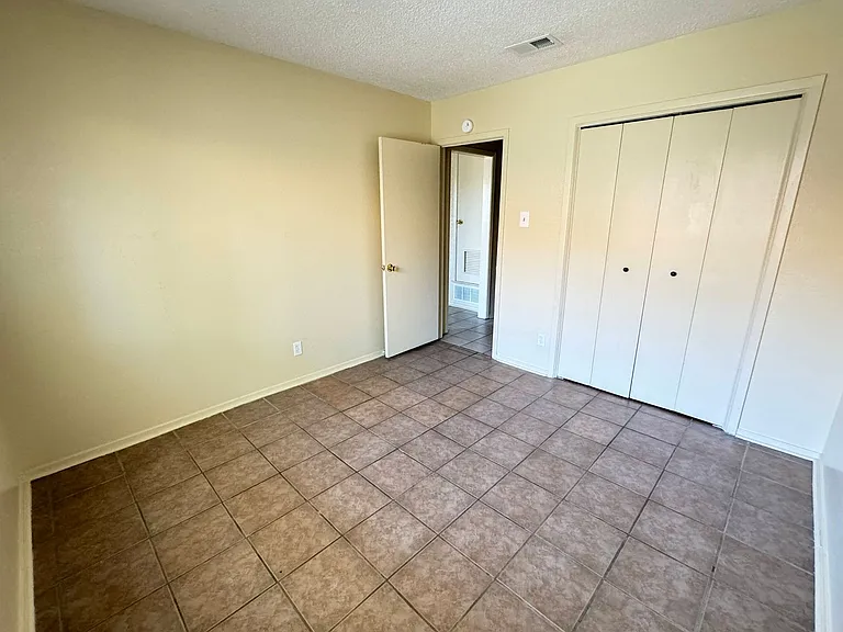 2206 Silverway Dr — Photo 18