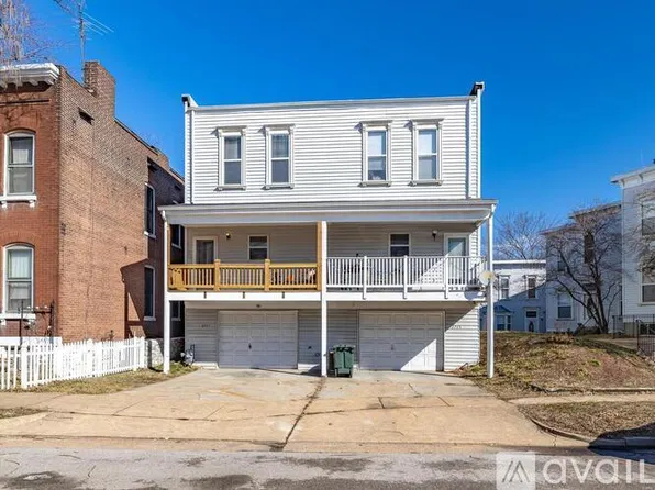 2747 Park Ave, Saint Louis, MO 63104