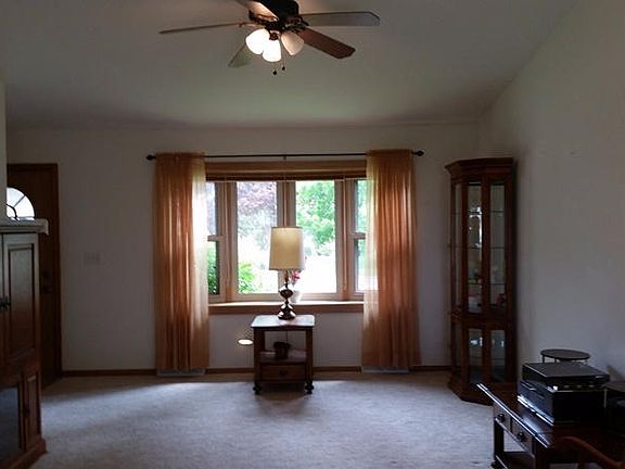 2nd image of 2303 Cindy Ln