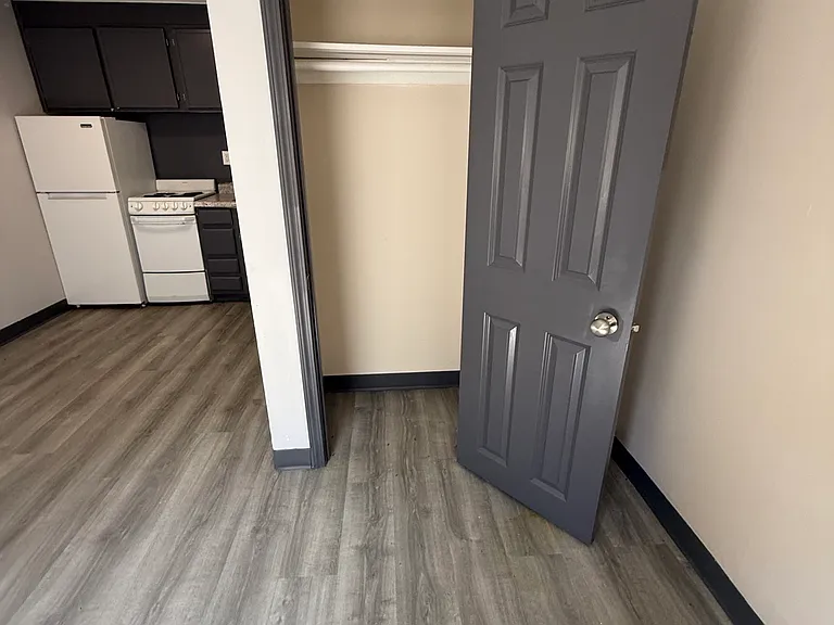 1300 N 10th St #10 — Photo 6