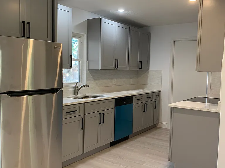 183 E Grand Bend Ave — Photo 16
