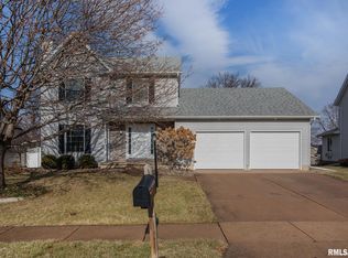 822 N Meadows Ct, Davenport, IA 52806