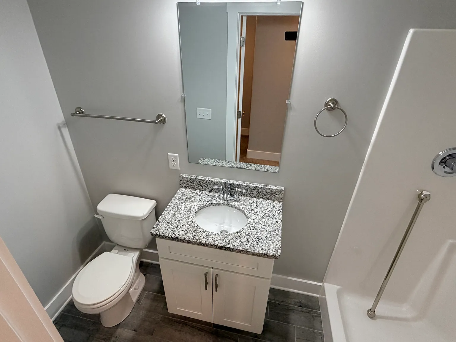 4 bed, 2108 sqft, $2,400 — Photo 3