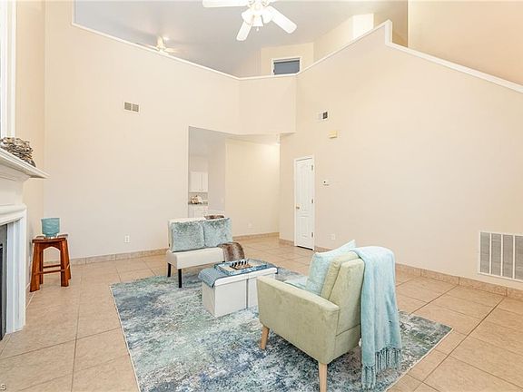 5th image of 3929 Lake Meadow Dr