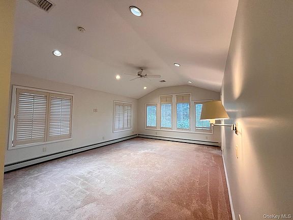 4th image of 26 Polo Field Lane