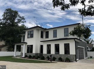 2707 N Rosser St, Alexandria, VA 22311
