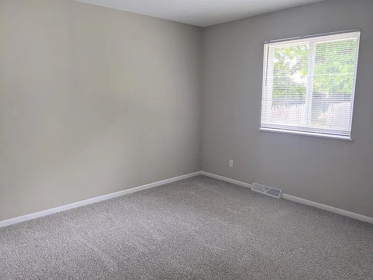 2497 Briarwood Dr — Photo 7
