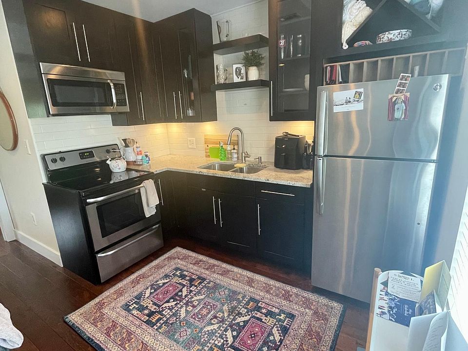1st image of 1314 Rosewood Ave APT 205
